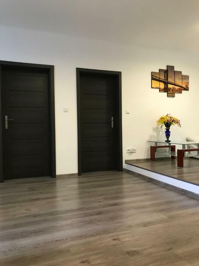 Royal Apartment Κάρλοβι Βάρι Εξωτερικό φωτογραφία