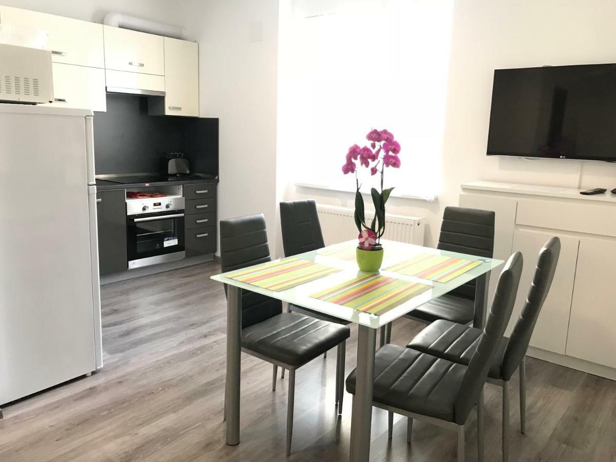 Royal Apartment Κάρλοβι Βάρι Εξωτερικό φωτογραφία