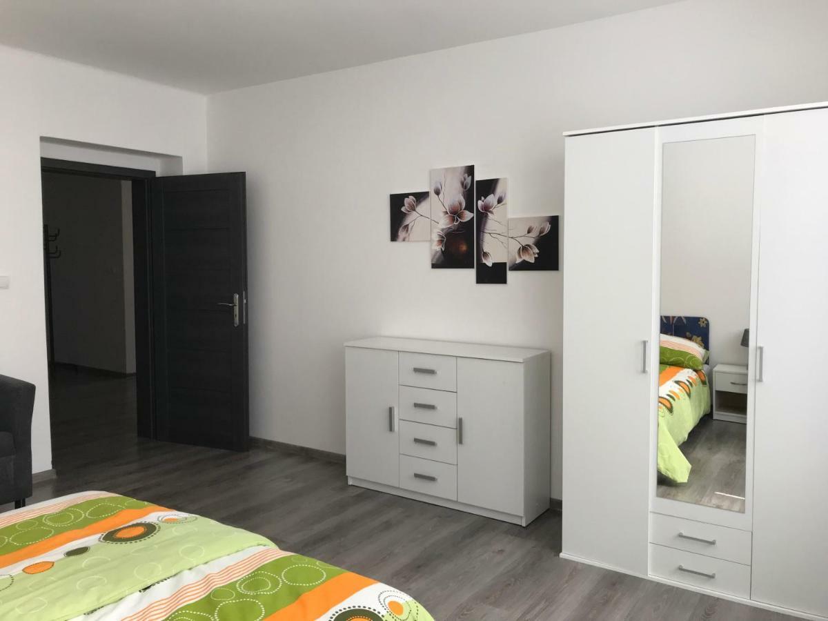Royal Apartment Κάρλοβι Βάρι Εξωτερικό φωτογραφία